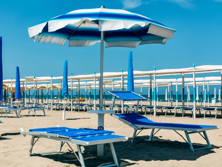 media.Slide-Spiaggia_Hotel-Trocadero-Riccione
