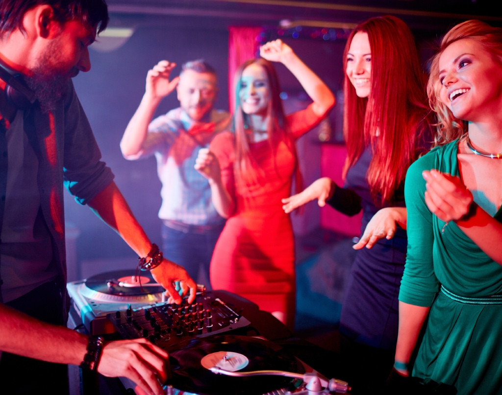 media.hotel_trocadero_pacchetto_discoteche_luglio_header